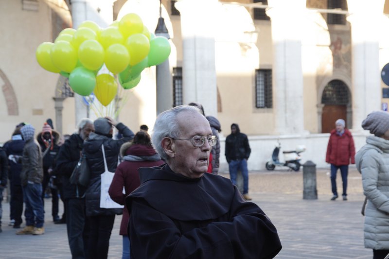 Click per vedere la foto successiva