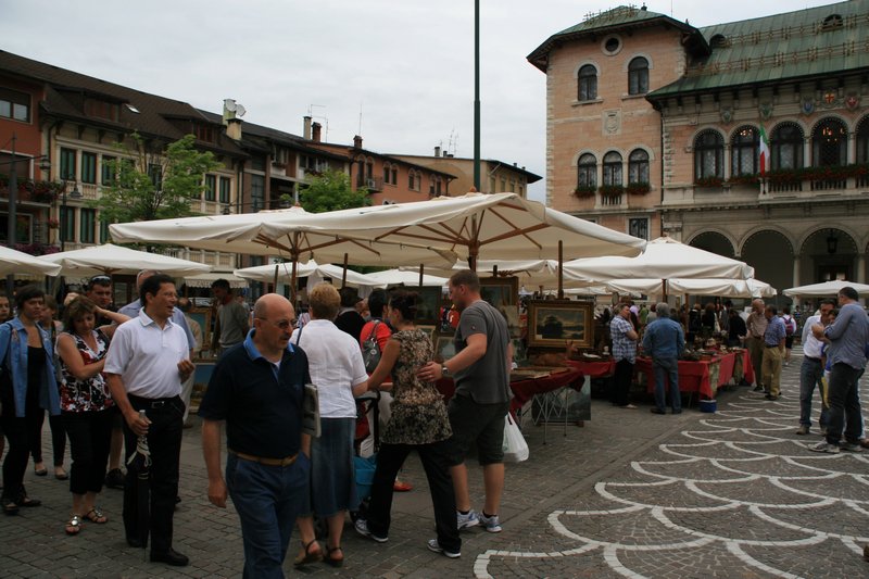 Click per vedere la foto successiva